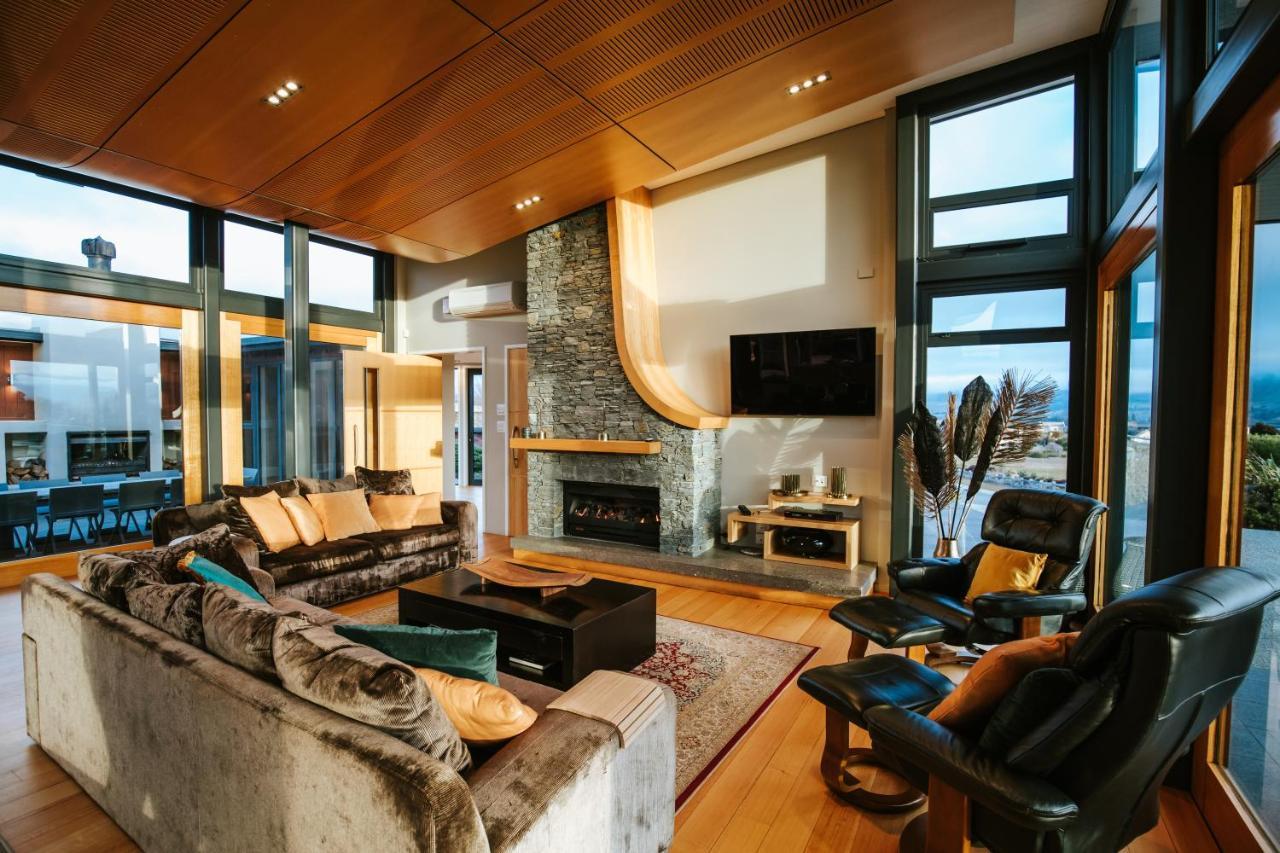Mt Gold Retreat - Sleeps 8 - Spa Pool - Tennis Court Wanaka Exterior photo