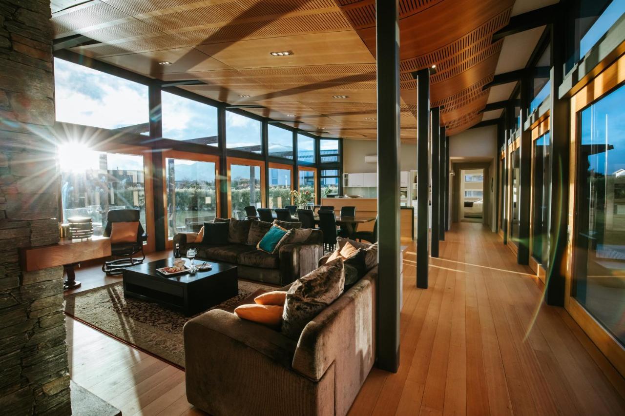 Mt Gold Retreat - Sleeps 8 - Spa Pool - Tennis Court Wanaka Exterior photo