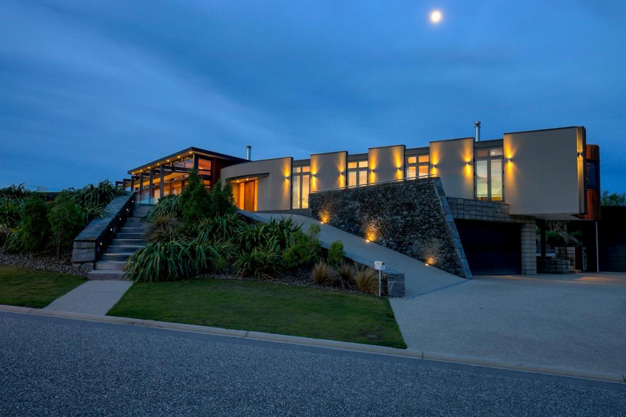 Mt Gold Retreat - Sleeps 8 - Spa Pool - Tennis Court Wanaka Exterior photo